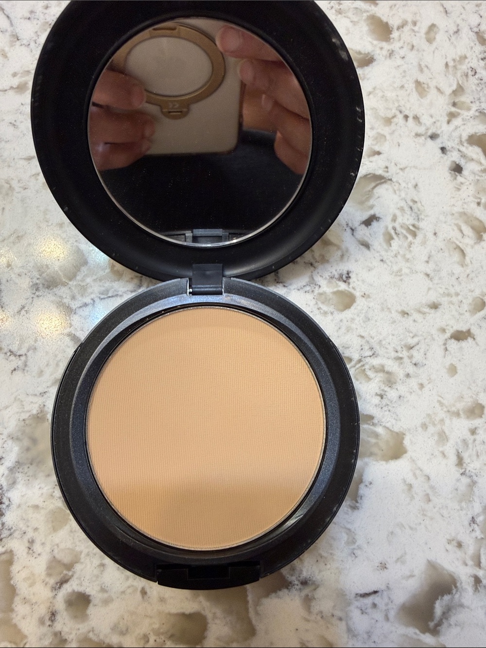 Rare and original MAC Cosmetics Studio Fix Powder Plus Foundation NC35 - Picture 2 of 3